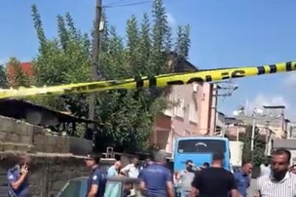 mersinde-26-yasindaki-genc-aracta-olu-bulundu