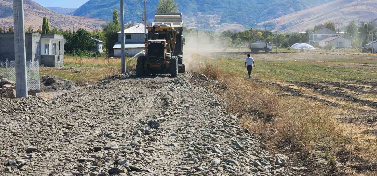 musta-stabilize-yol-calismalari-devam-ediyor