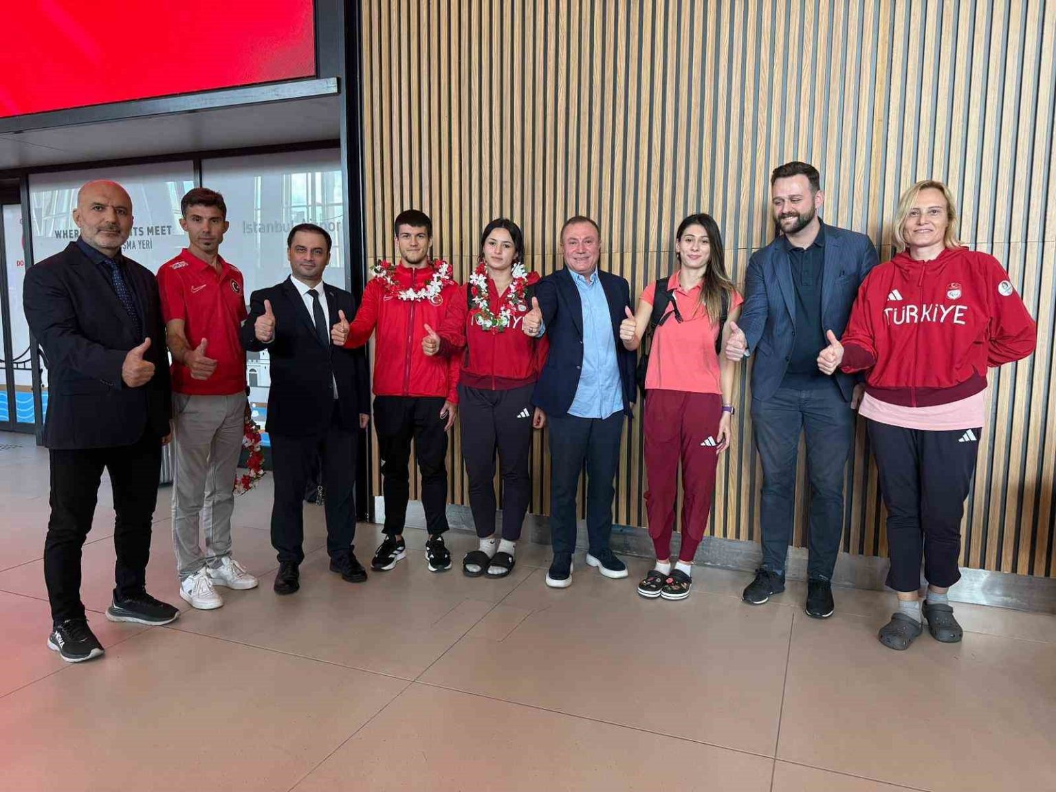 para-atletizm-milli-takimi-sporculari-yurda-dondu