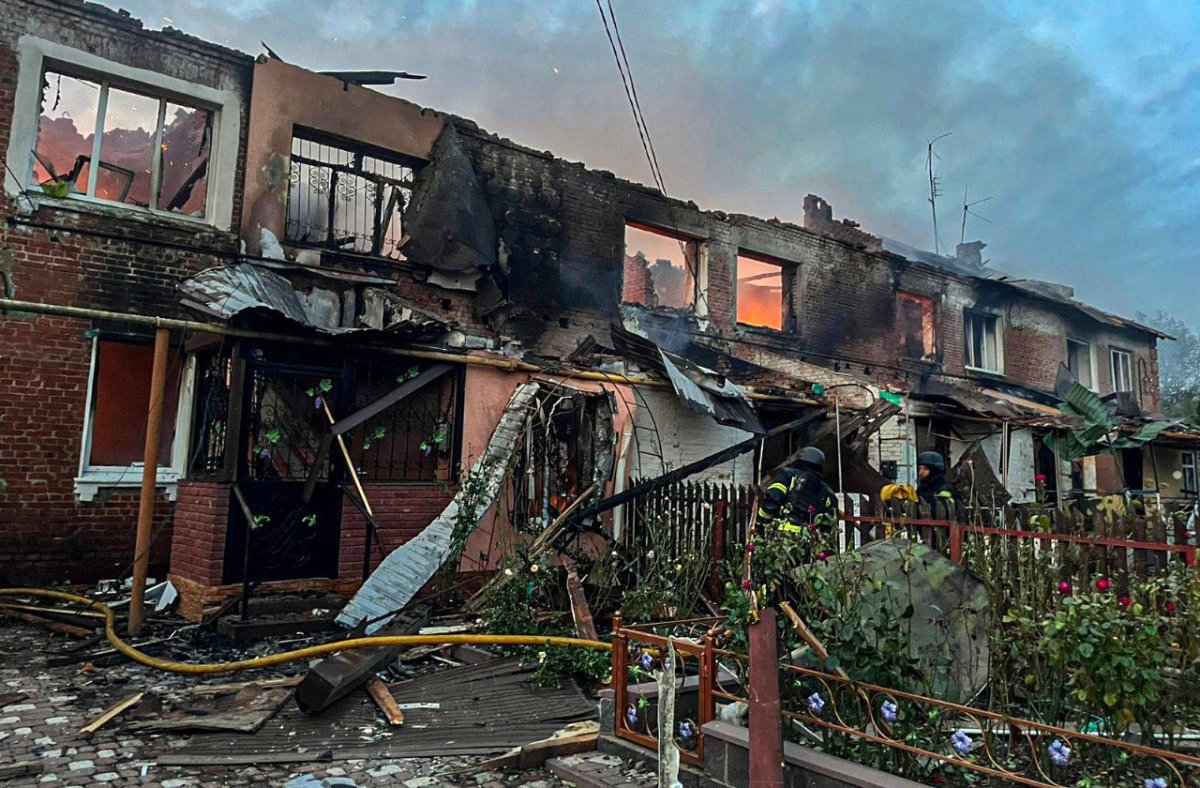 rusya-ukraynada-apartmana-saldirdi-4-olu