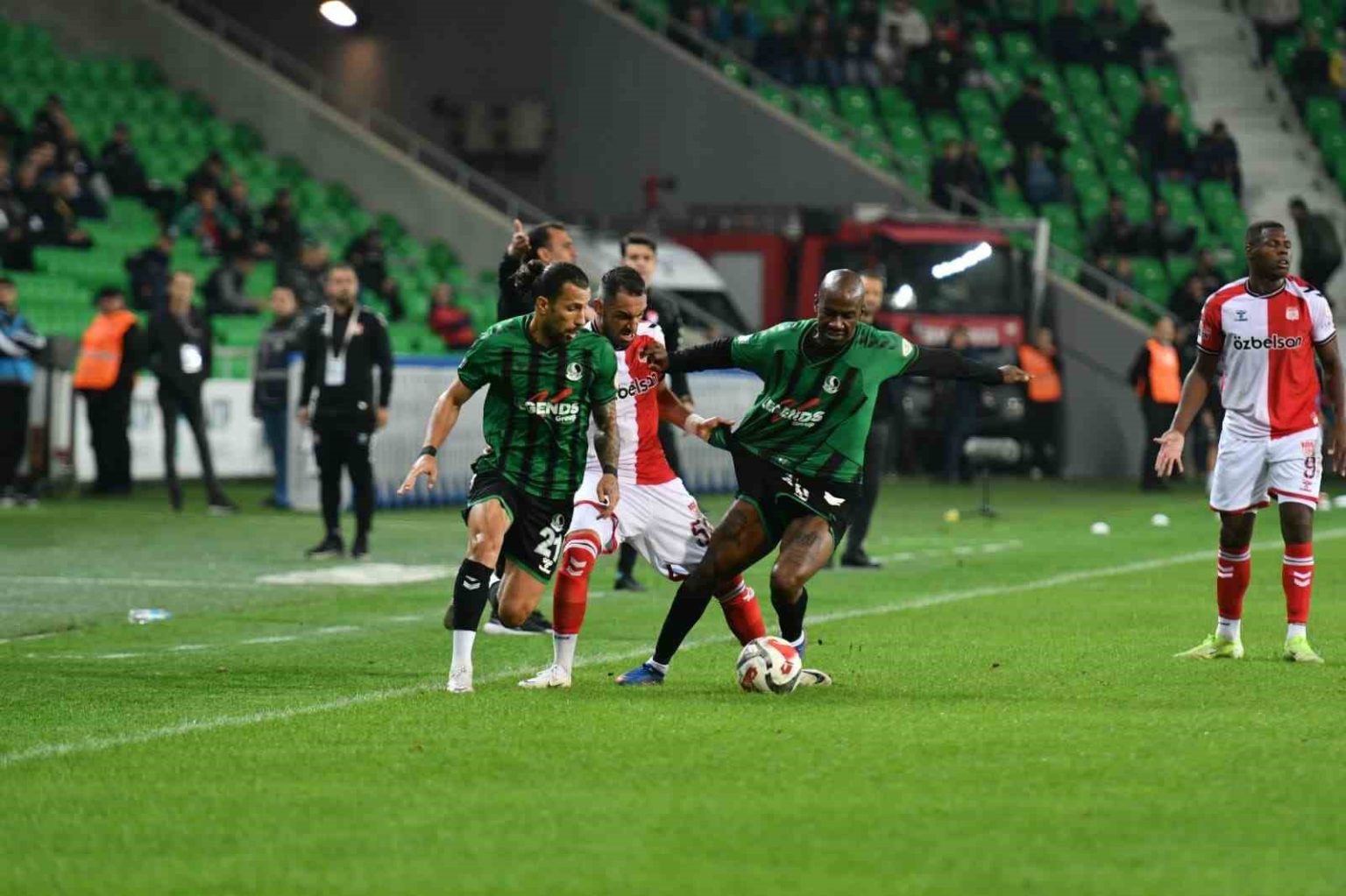 sakaryaspor-7-yabanciyla-oynadi-hukmen-maglubiyet-gundemde