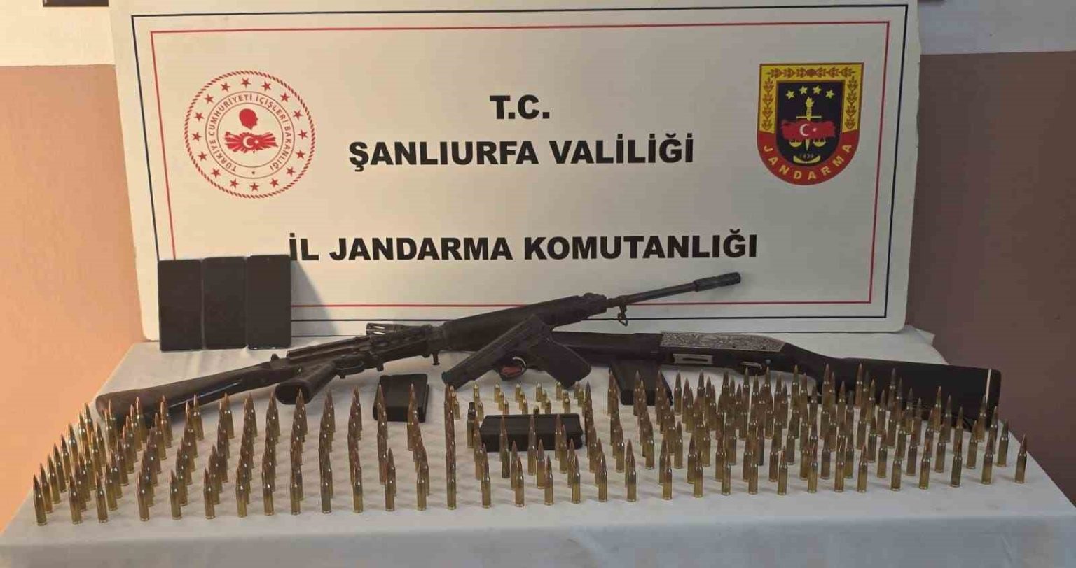sanliurfada-ruhsatsiz-silahlar-ve-muhimmat-ele-gecirildi