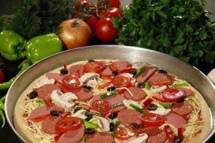 tagsis-listesindeki-pizzaci-sorumluluk-tamamen-tedarikciye-aittir