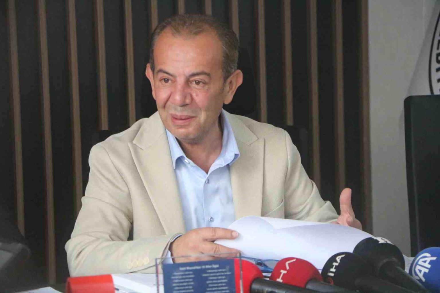 tanju-ozcan-siginmacilara-yonelik-uygulamalariyla-ilgili-konustu-bugun-olsa-gene-yaparim