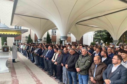 tankere-carpan-otomobilde-hayatini-kaybeden-sahis-son-yolcuguna-ugurlandi