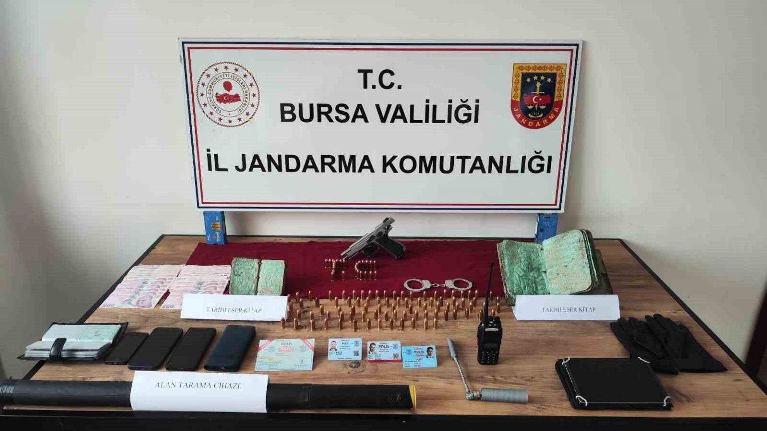 tarihi-incil-ve-tevrati-5-milyon-dolara-satmak-istedi