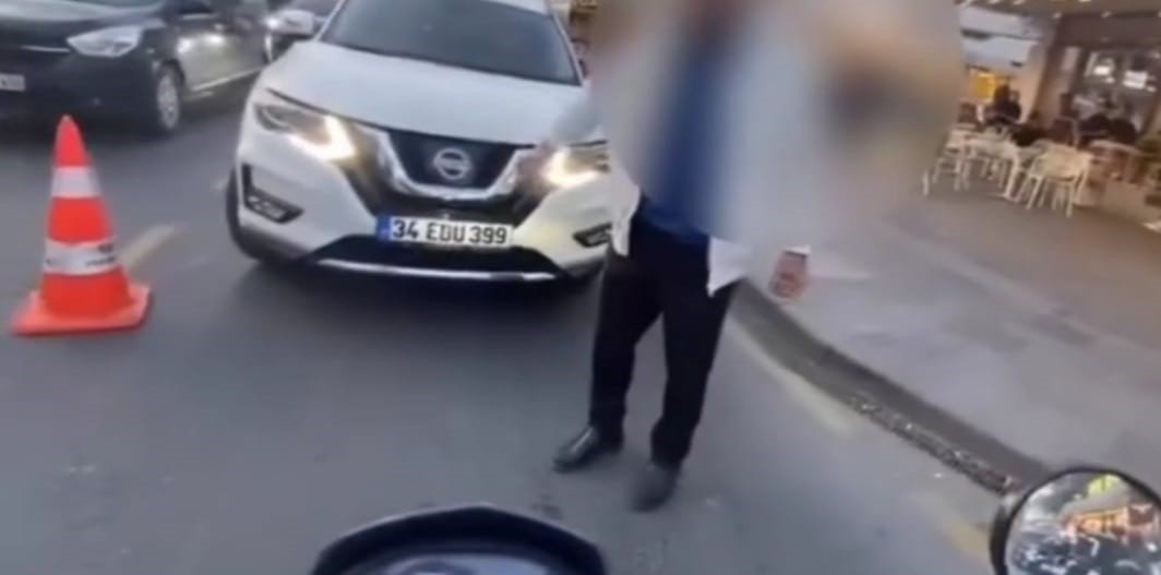 ters-yone-girip-motorcunun-ustune-surdu-tekirdagda-otomobil-surucuyle-motorcu-arasinda-tartisma-saniye-saniye-kameralara-yansidi