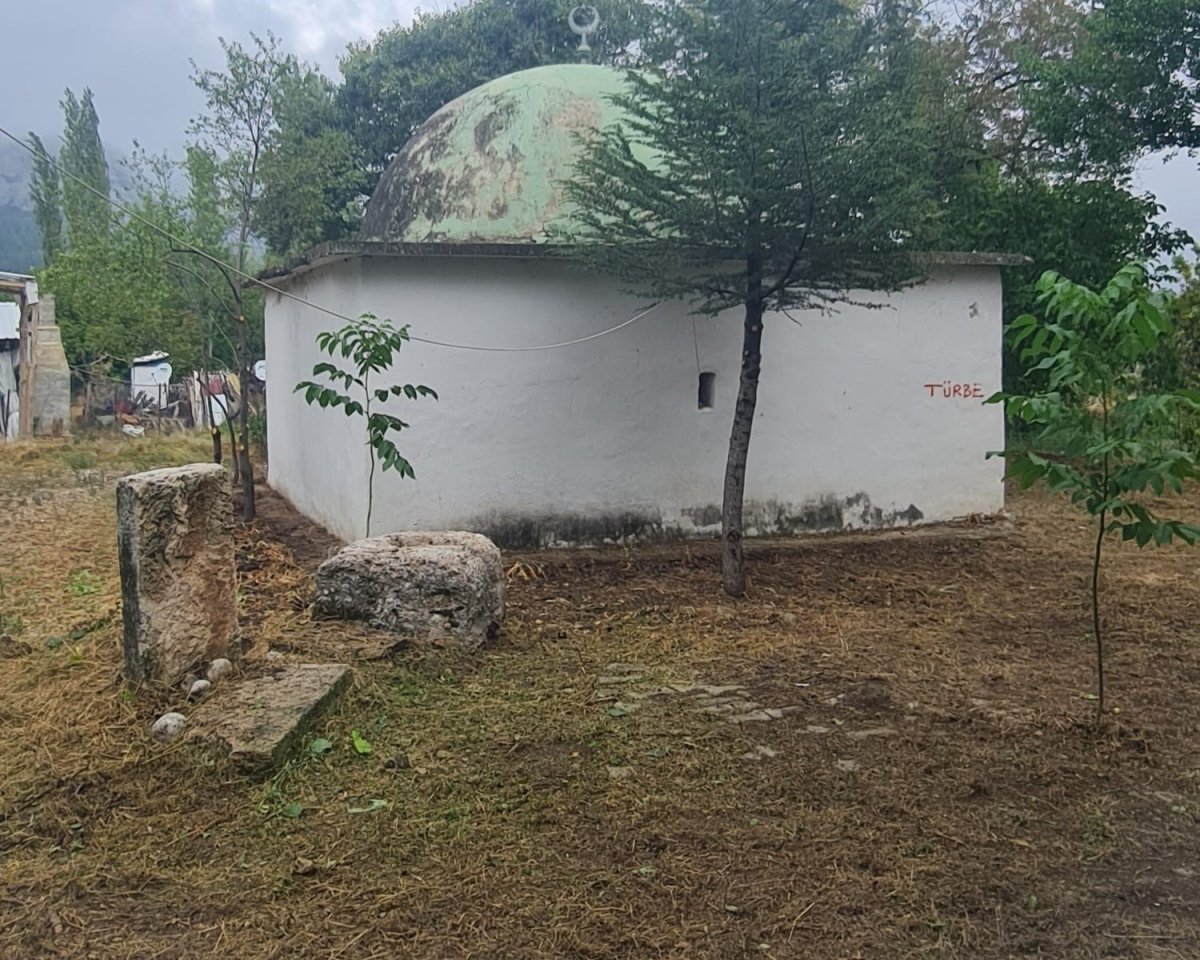 teslim-abdal-sultan-turbesi-tepkilerin-ardindan-temizlendi