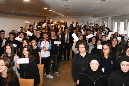 trabzonda-universiteye-hazirlanan-10-bin-ogrenciye-dijital-egitim-destegi
