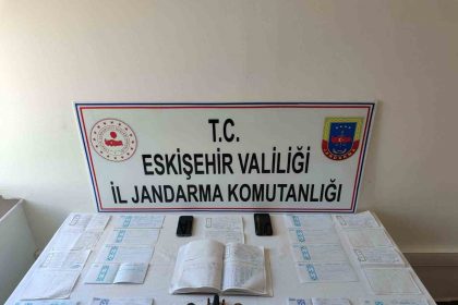 vatandaslara-zorla-senet-imzalatarak-borclandiran-sahislar-jandarma-tarafindan-yakalandi