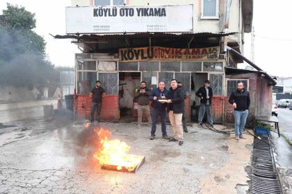yangin-ihbarina-giden-itfaiyecileri-pastayla-karsiladilar