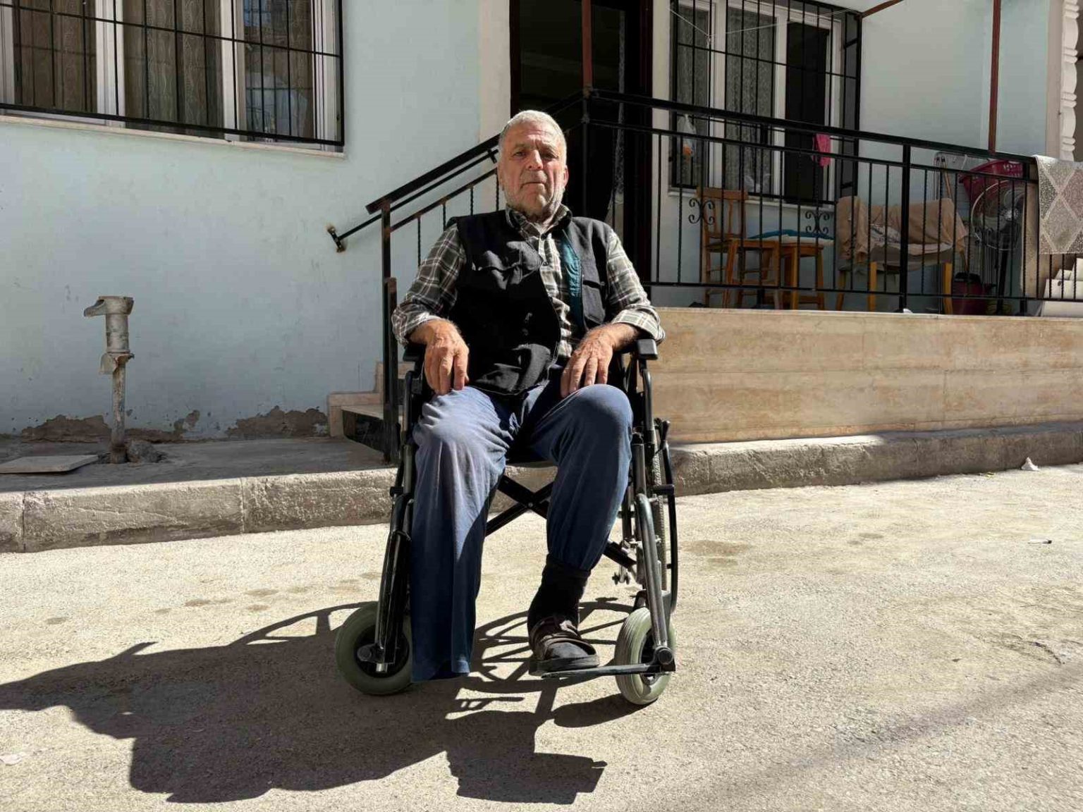 aglayarak-yardim-istemisti-ayagi-ampute-edilen-muzaffer-amca-protez-icin-destek-bekliyor