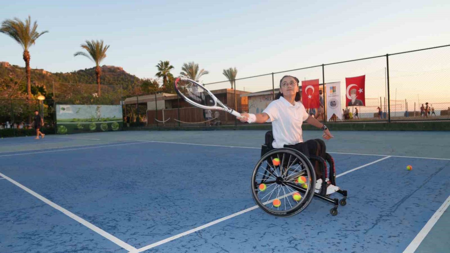 alanyada-tenis-ile-yeni-baslangiclar-projesi-tanitildi