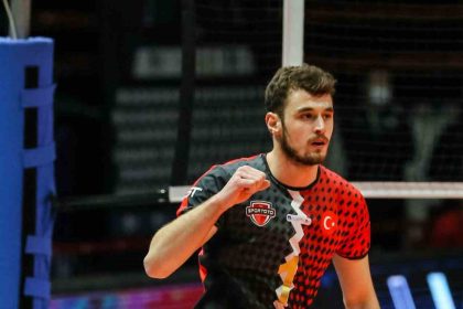 ali-deniz-yilmaz-kahramanmaras-voleybolda