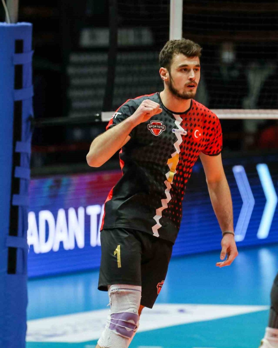 ali-deniz-yilmaz-kahramanmaras-voleybolda