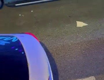 alkollu-surucu-tek-seritli-yolda-trafigi-kesti-trafik-polisi-gibi-davranip-devam-etti