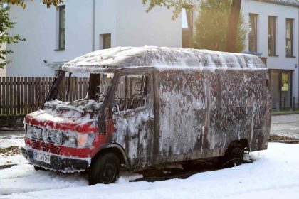 almanyada-bir-kisi-aile-ici-tartismanin-ardindan-evini-kundakladi