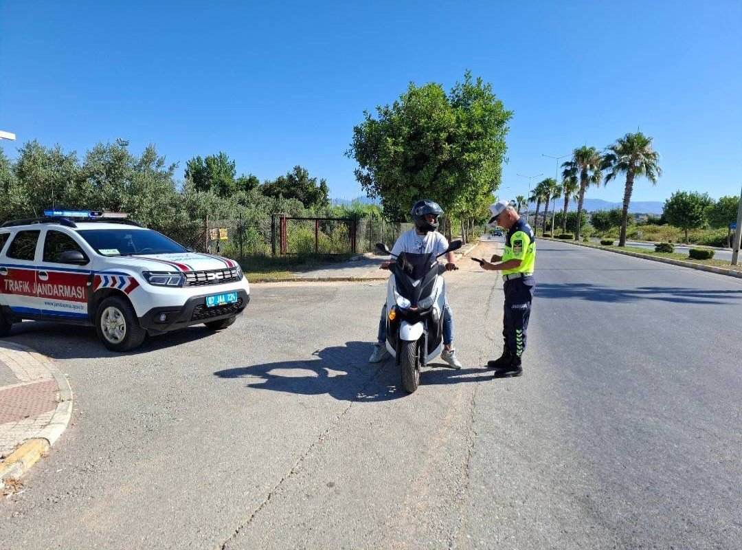 antalyada-jandarmadan-motosiklet-denetimi