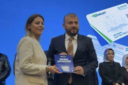 arnavutkoyde-vatandas-ve-esnafi-guldurecek-ar-kart-donemi-basladi