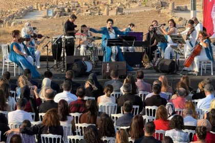 diyarbakirda-allegra-ensemble-kadin-muzik-toplulugu-tarihi-sokaklari-gezdi