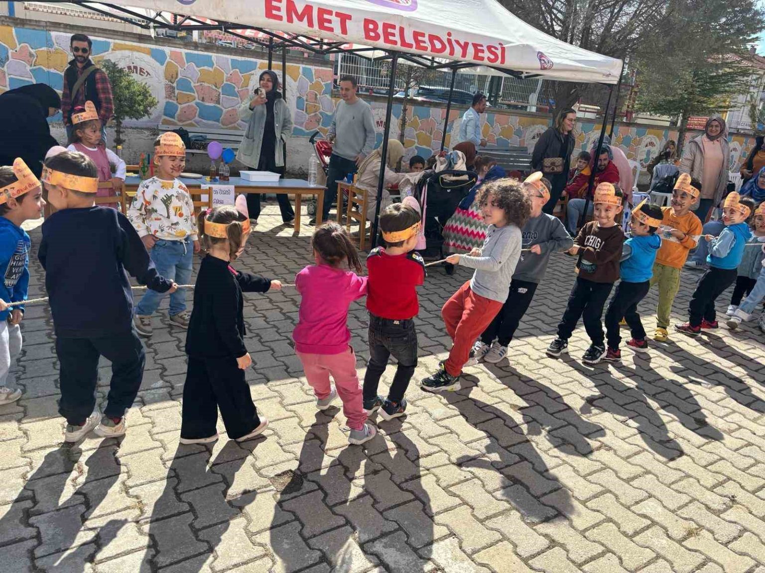 emet-gulten-dayioglu-anaokulunda-egitim-senligi