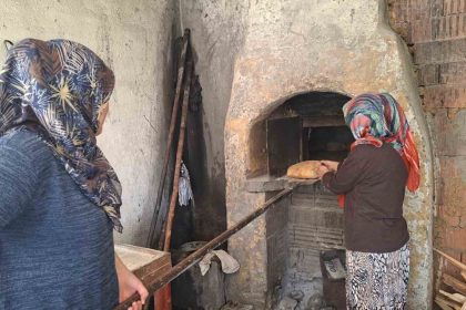 gazzeye-destek-icin-kadinlar-ekmek-firininin-basina-gecti