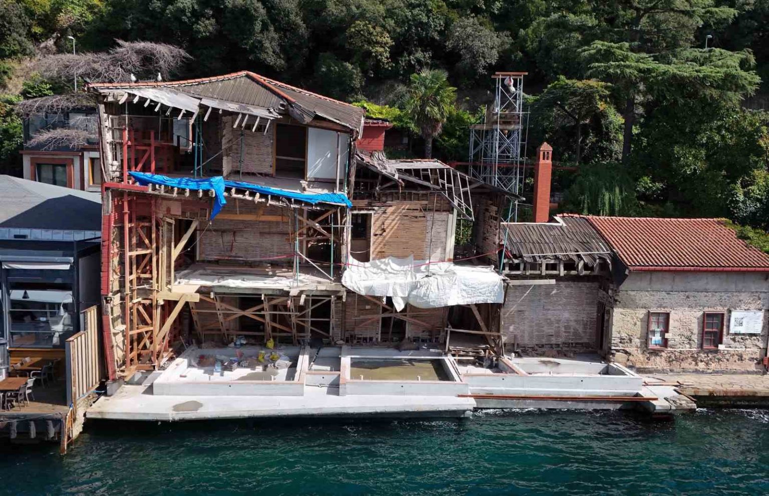 geminin-carparak-yiktigi-346-yillik-yalinin-zemini-7-yilda-onarildi