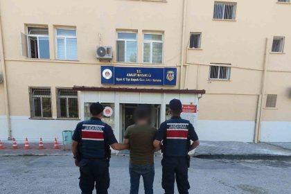 jandarmadan-aranan-sahislara-yonelik-operasyon-11-kisi-cezaevine-teslim-edildi