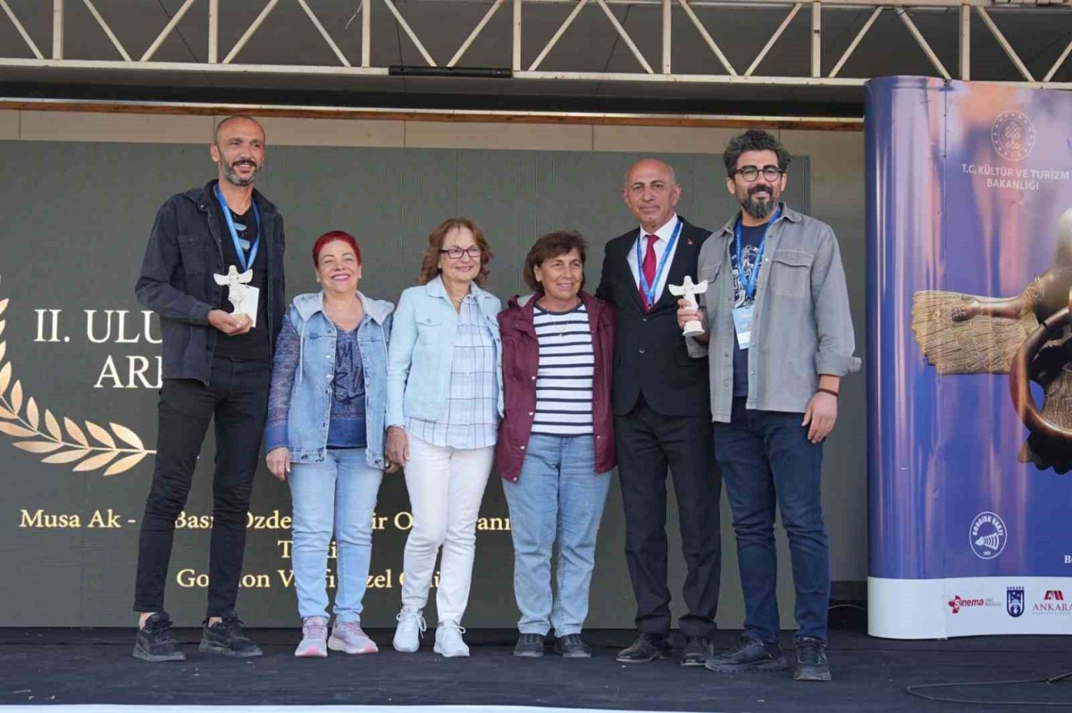 kbulu-akademisyen-ve-ogrencilerden-cifte-odul
