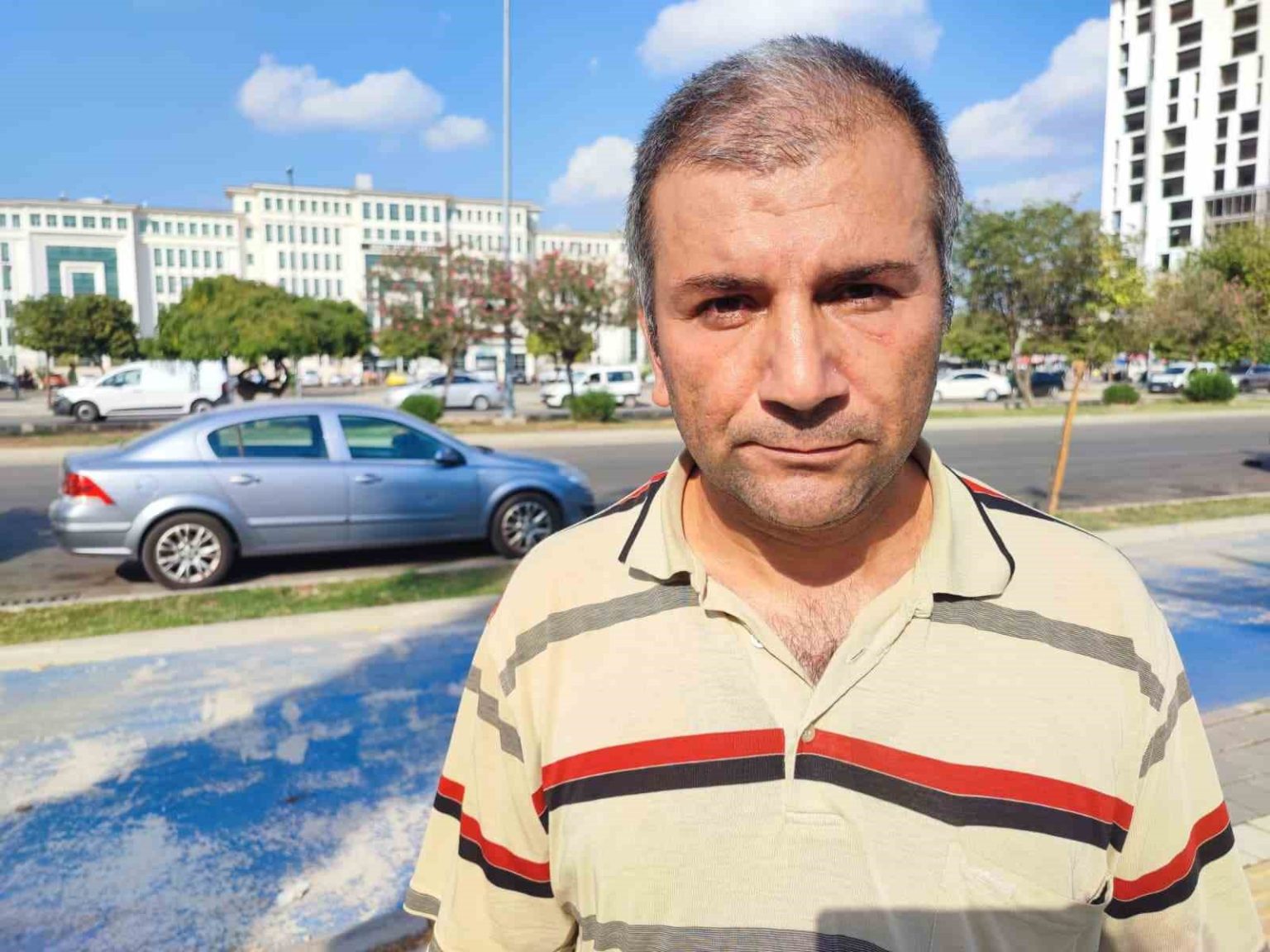 kenara-cekilir-misiniz-diyerek-uyardi-dayak-yedi