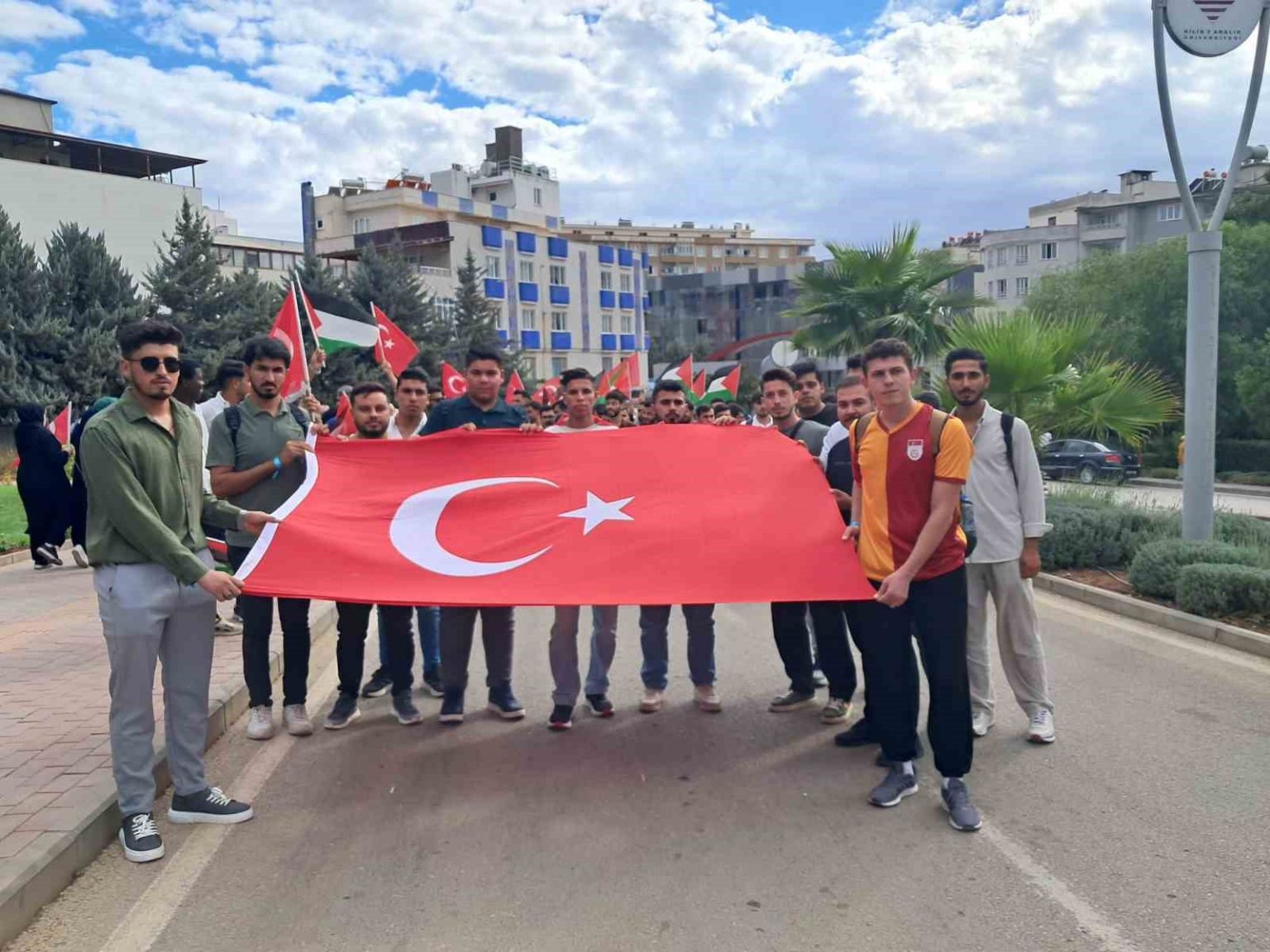 kiliste-universite-ogrencilerinden-filistine-destek-yuruyusu