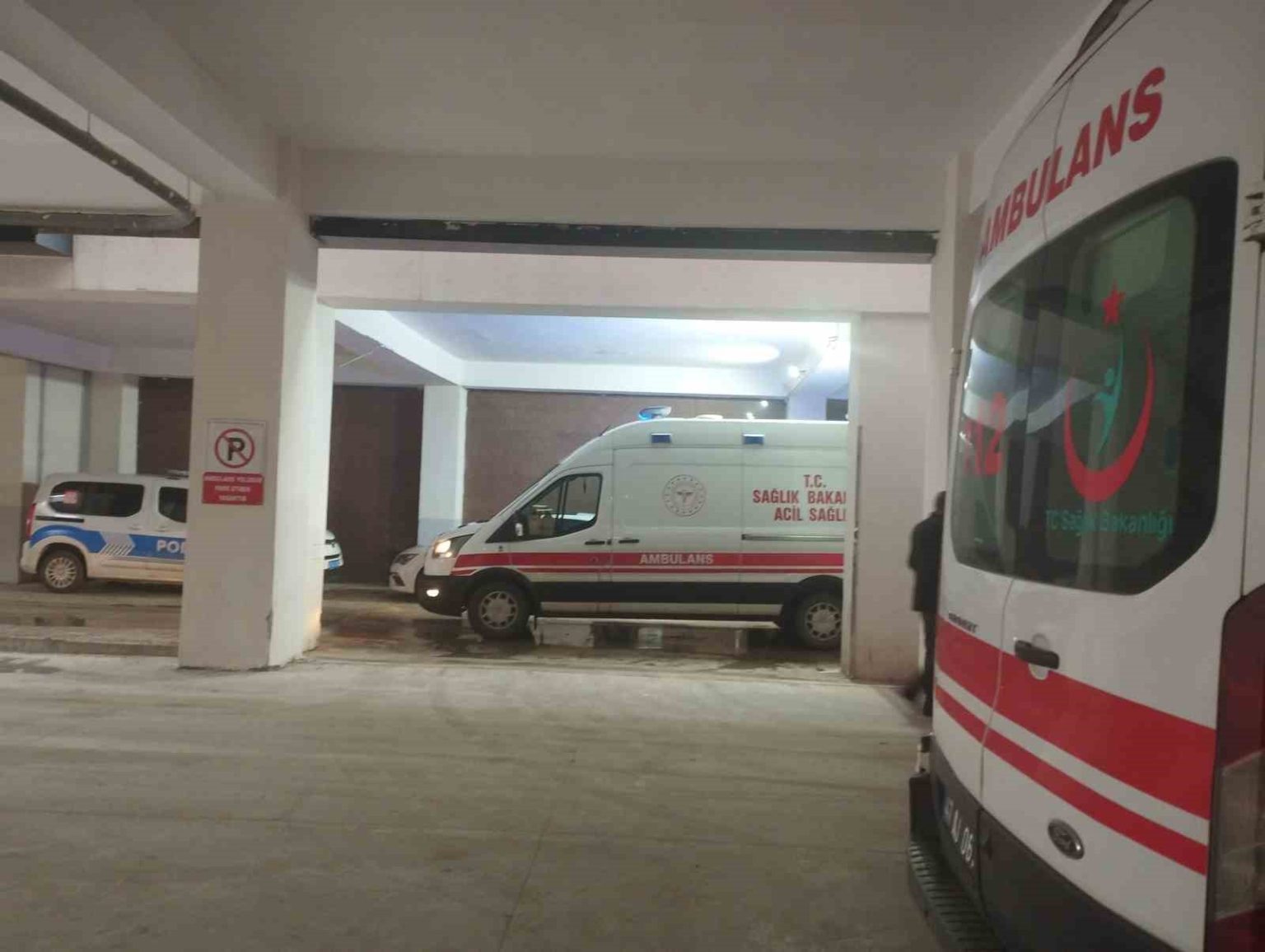 mardinde-67-ogrenci-zehirlenme-suphesiyle-hastaneye-kaldirildi