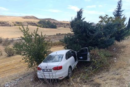 otomobil-sarampole-yuvarlandi-2-yarali