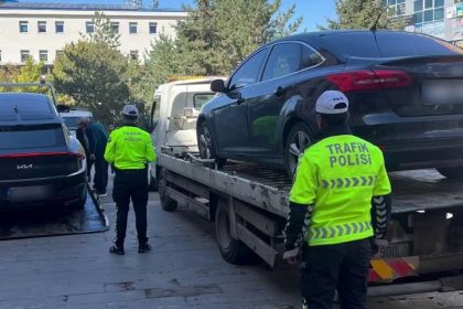 polis-sanal-devriye-ile-drift-yaptigini-tespit-ettigi-suruculere-46-bin-tl-ceza-kesti