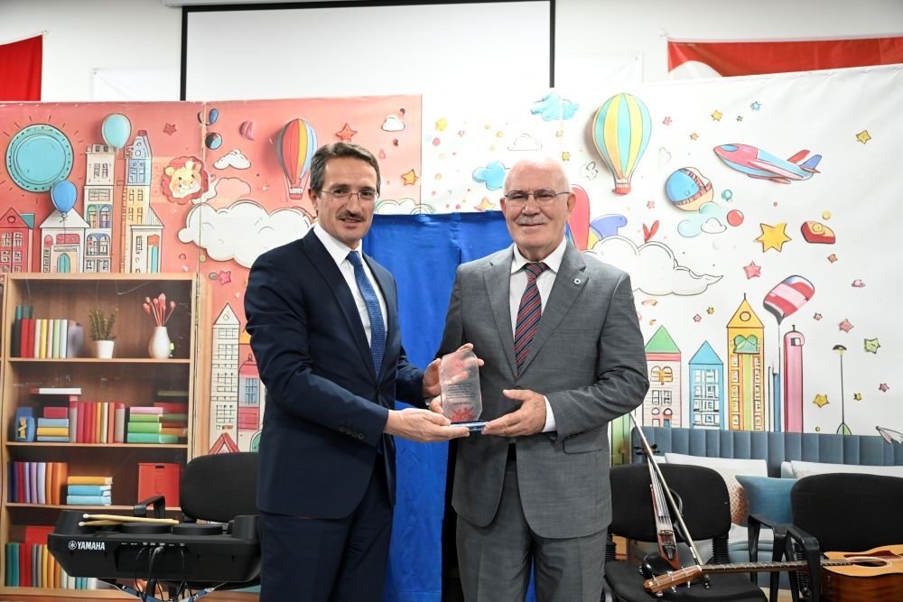 renkli-dusler-duvar-projesi-cocuklarin-hayatina-renk-katti