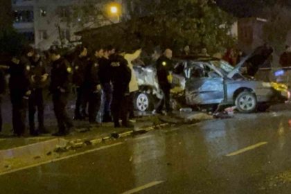 samsunda-iki-otomobil-carpisti-2-olu-2-yarali