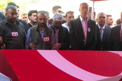 sehit-polis-memleketi-sanliurfada-gozyaslari-arasinda-defnedildi