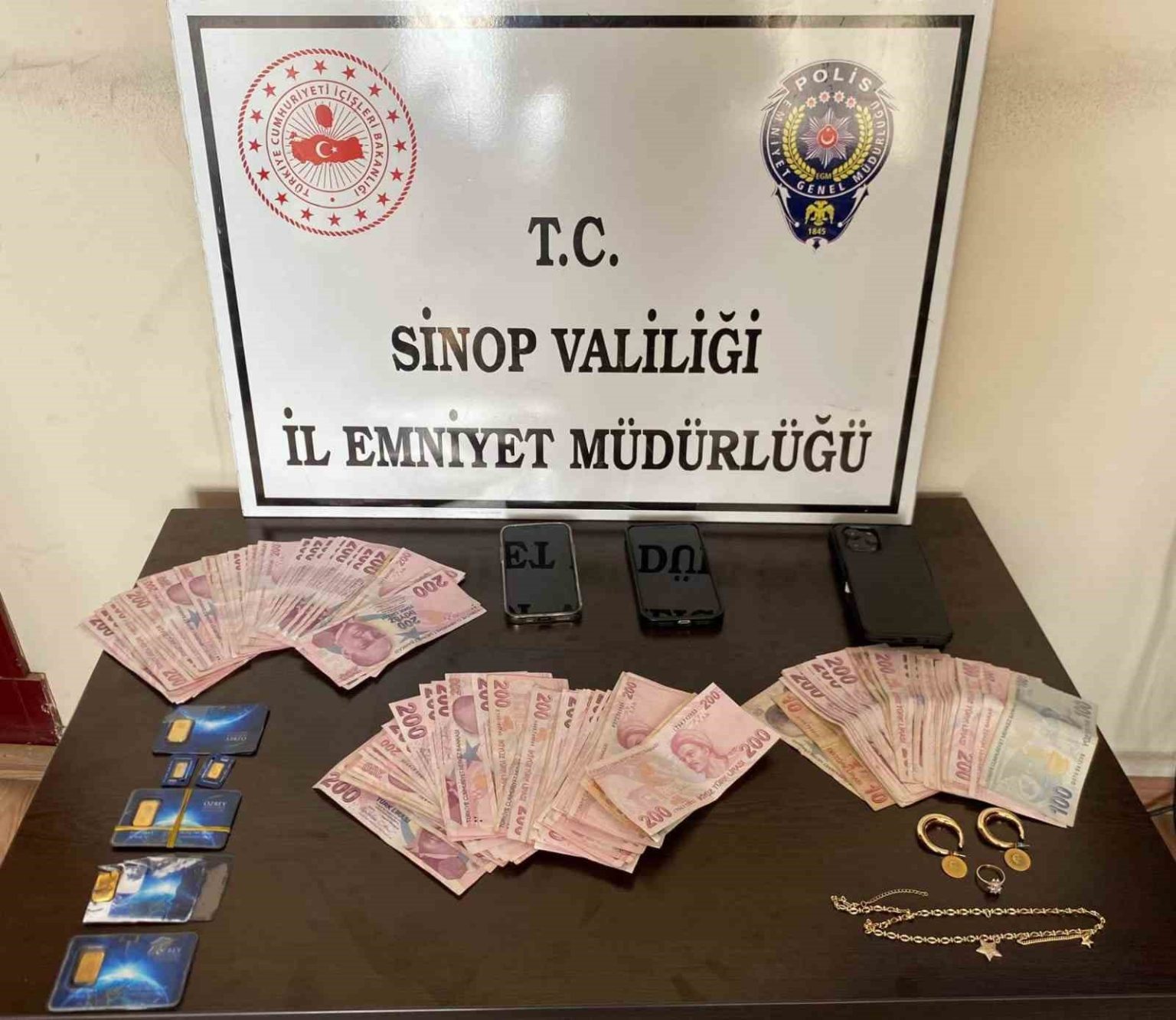 sinopta-sahte-altin-dolandiricilari-yakalandi
