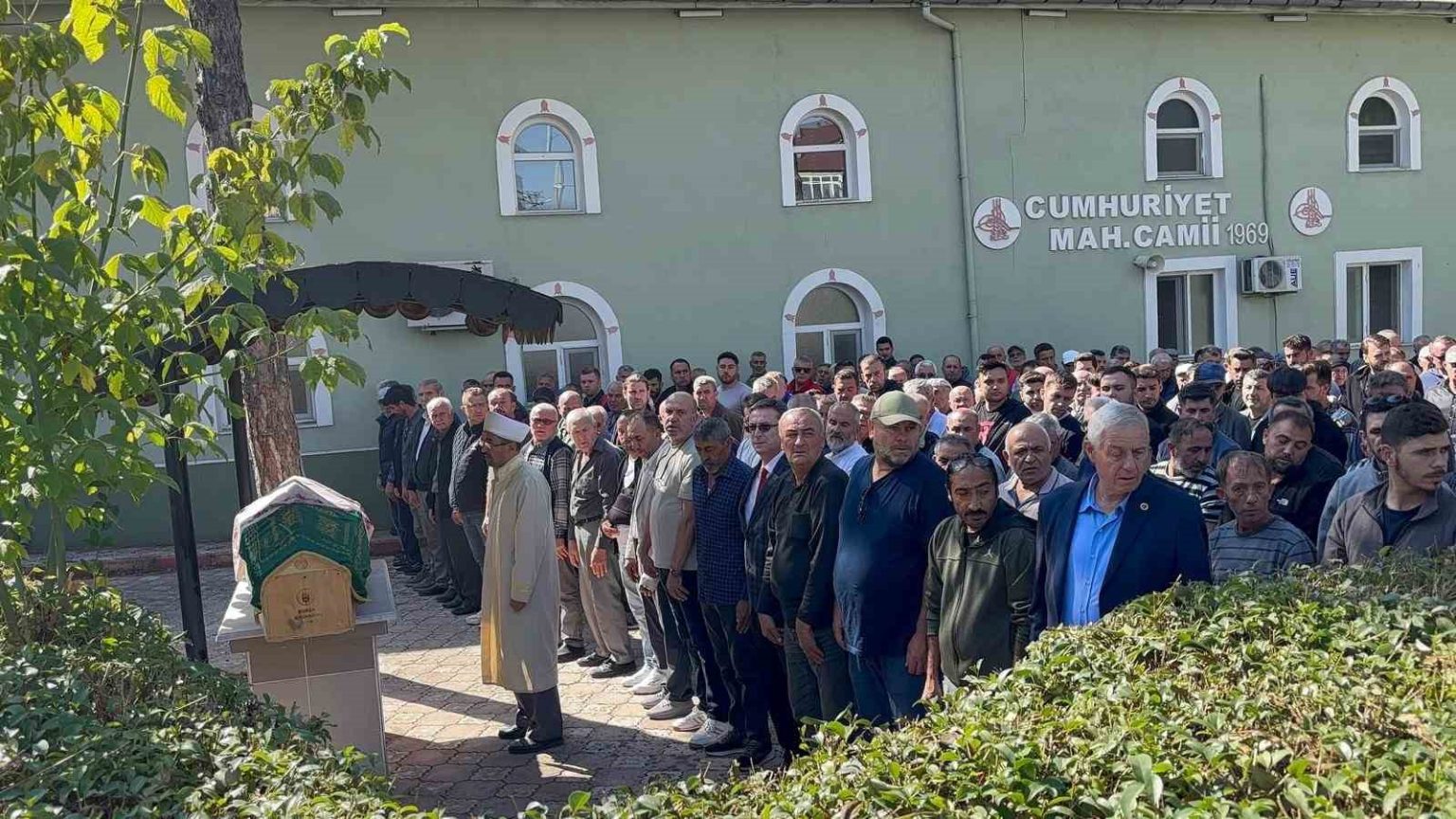 siyanurlu-baltali-bicakli-aile-faciasinda-anne-oldu