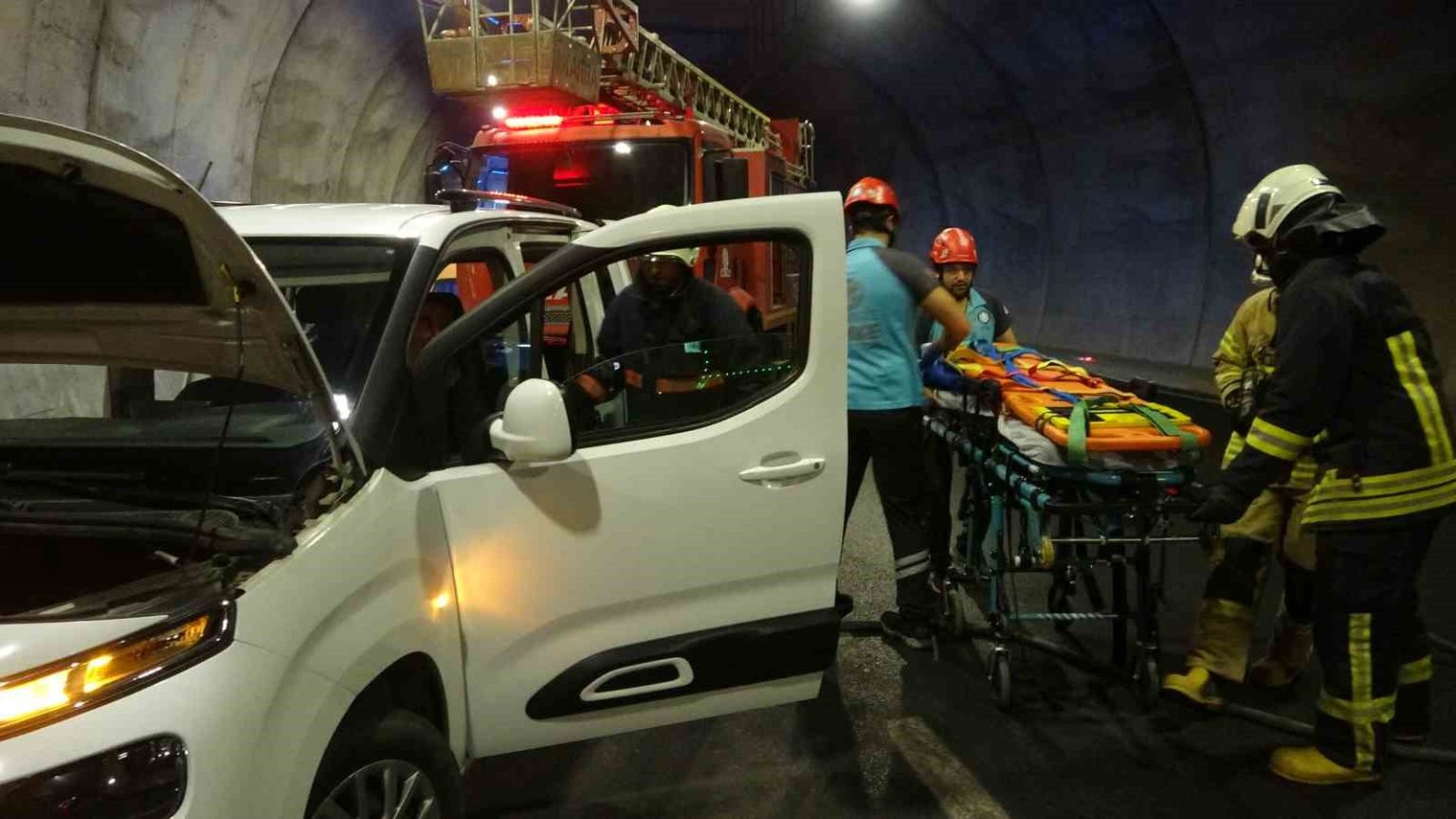 troya-tunelinde-trafik-kazasi-tatbikati