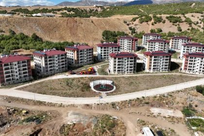 tunceli-valisi-aygol-14-blok-214-daire-ve-3-dukkan-olmak-uzere-calismalarimiz-su-anda-bitmis-durumda