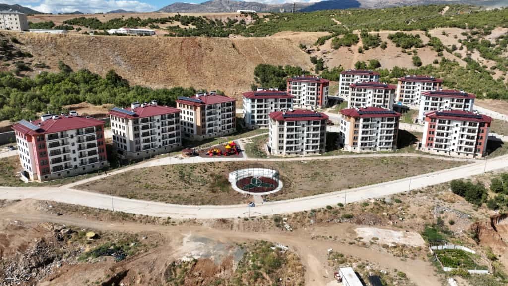 tunceli-valisi-aygol-14-blok-214-daire-ve-3-dukkan-olmak-uzere-calismalarimiz-su-anda-bitmis-durumda