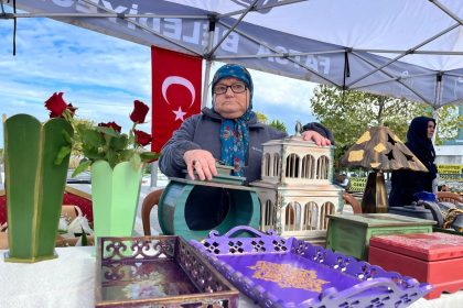 yaslilar-gununde-el-emegi-urunler-sergilendi
