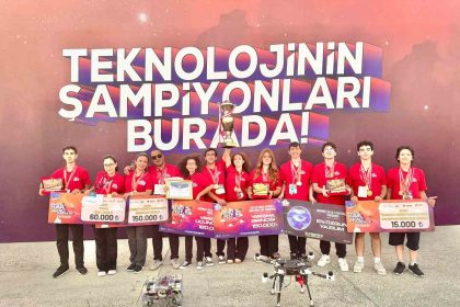 yilin-ogretmeni-ve-ekibi-2025-teknofestin-gozdesi-oldu