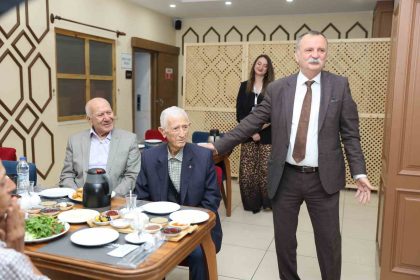 yunusemreden-yaslilar-gunune-ozel-vefa-etkinligi