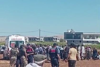 adiyamanda-2-grup-arasinda-tasli-sopali-kavga-8-yarali