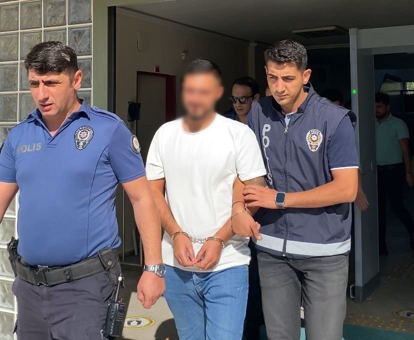 adliye-onunde-taskinlik-yapan-3-kisi-tutuklandi