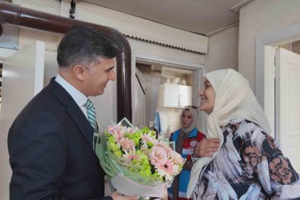 akdenizde-dunya-yaslilar-gununde-vefa-dolu-anlar