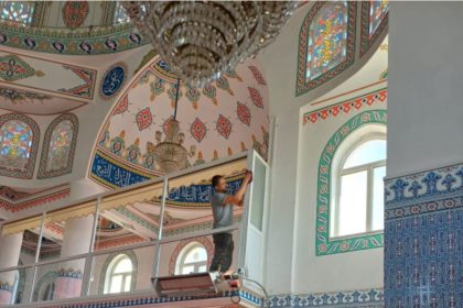 ankarada-camiler-ferah-ve-hijyenik-ortam-icin-tek-tek-temizleniyor