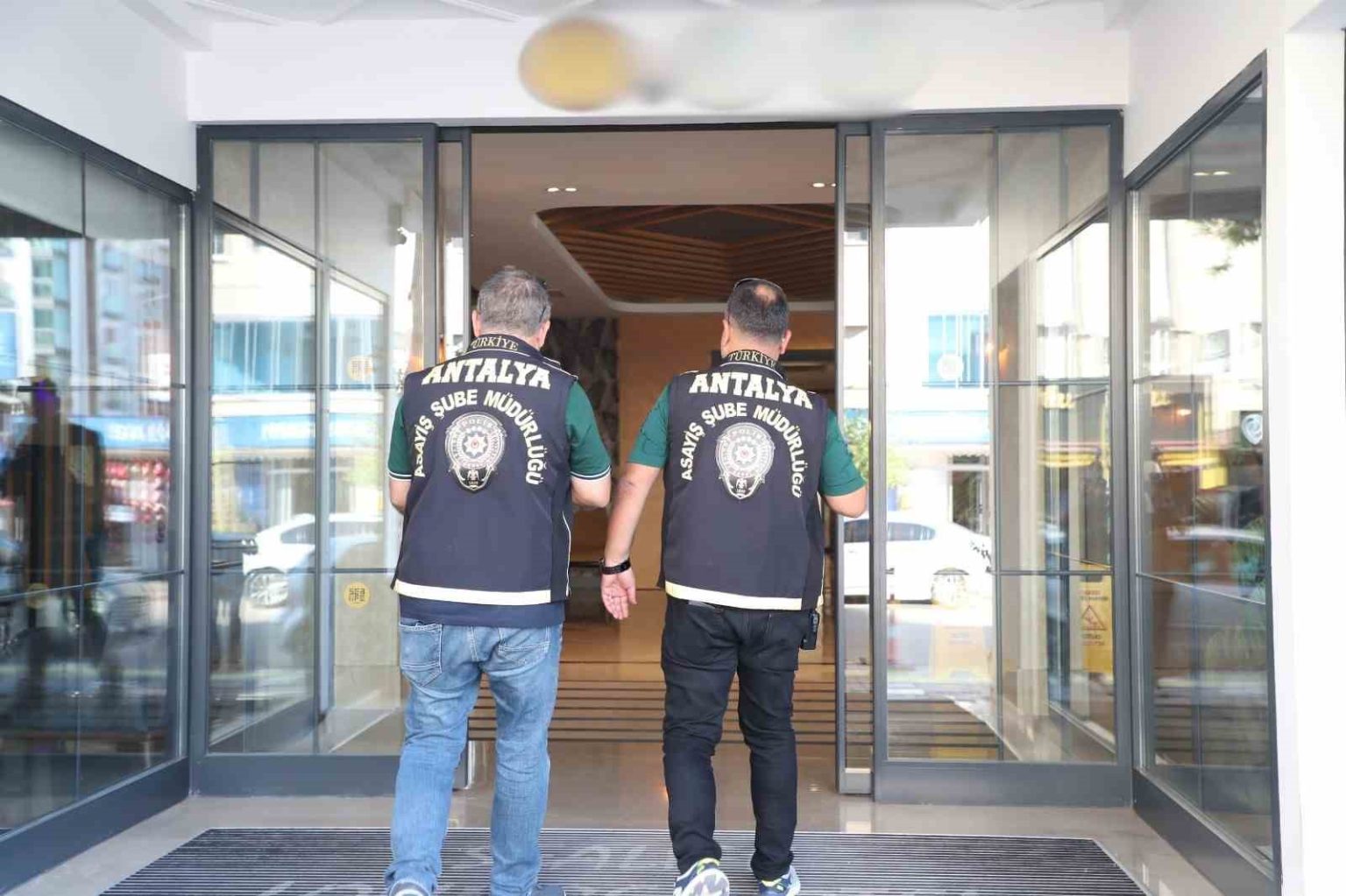 antalyada-gunubirlik-konaklama-yerlerine-es-zamanli-denetim
